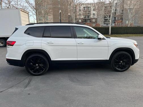 2025 Volkswagen Atlas 2.0T SE