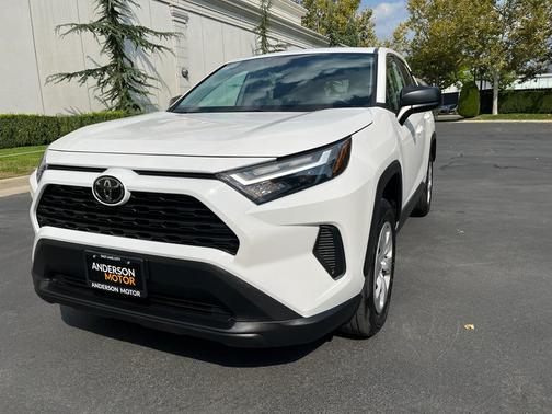 2024 Toyota RAV4 LE
