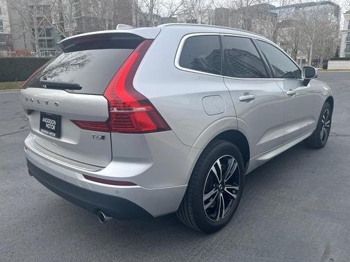 2020 Volvo XC60 T6 Momentum