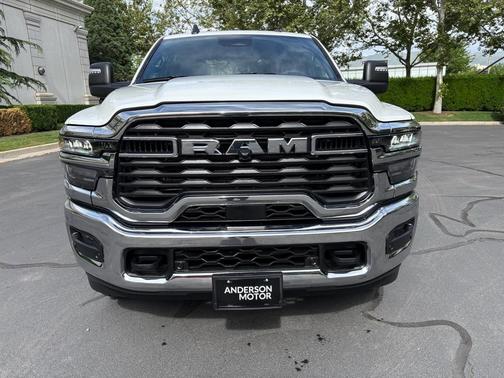 Bright White Clearcoat 2026 RAM 2500 Big Horn