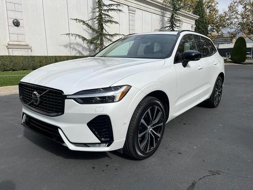 2025 Volvo XC60 B5 Plus