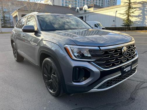 2025 Volkswagen Atlas Cross Sport 2.0T SE w/Technology