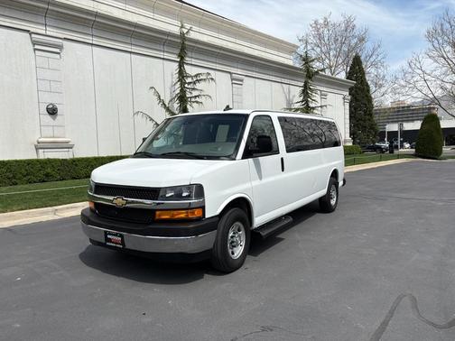 2022 Chevrolet Express 3500 LT