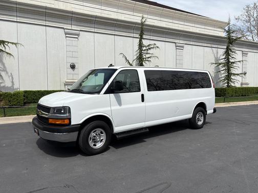 2022 Chevrolet Express 3500 LT