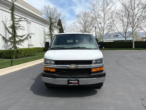2022 Chevrolet Express 3500 LT