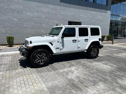 Bright White Clearcoat 2025 Jeep Wrangler Sahara
