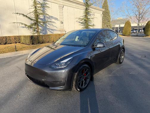 2024 Tesla Model Y Performance