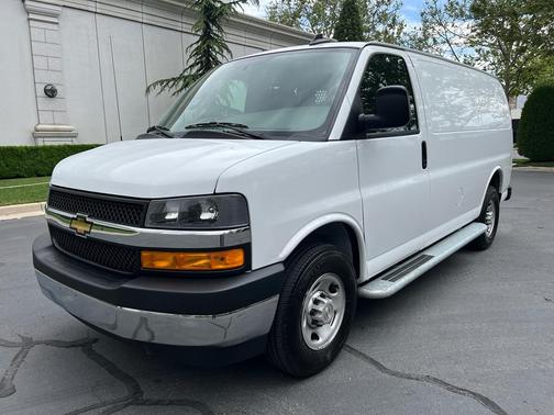 Summit White 2024 Chevrolet Express 2500 Work Van