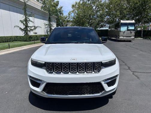 2022 Jeep Grand Cherokee 4xe Summit