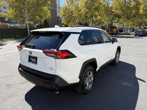 2024 Toyota RAV4 Hybrid LE
