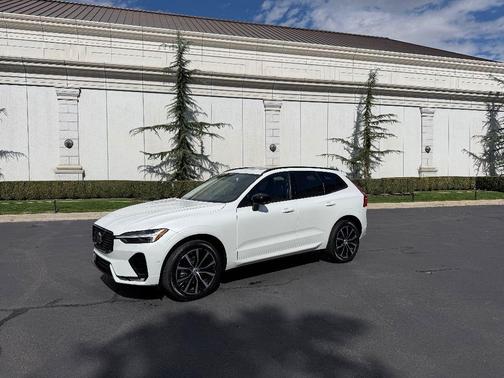 2025 Volvo XC60 B5 Plus