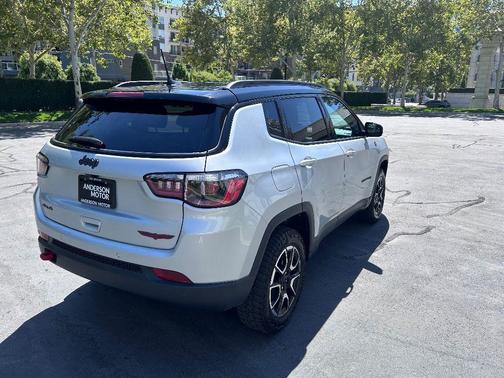 2024 Jeep Compass Trailhawk