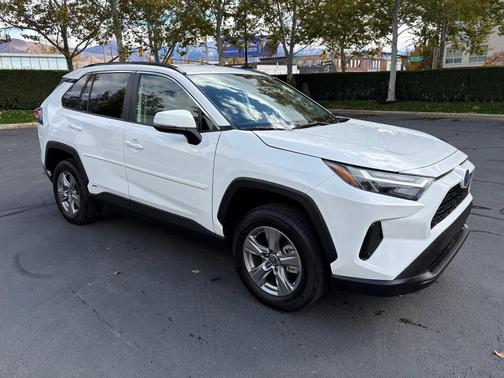 2024 Toyota RAV4 Hybrid LE