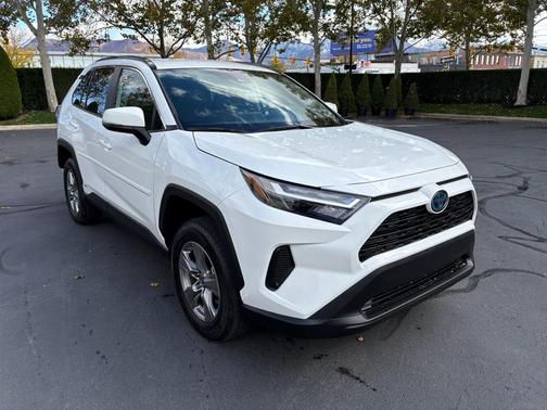 2024 Toyota RAV4 Hybrid LE