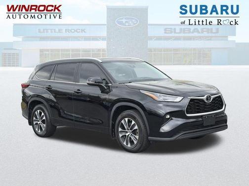 Midnight Black 2023 Toyota Highlander LE