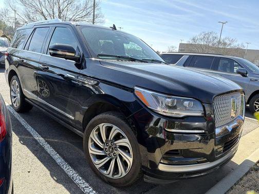 Black Metallic 2024 Lincoln Navigator Reserve