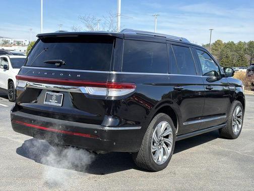Black Metallic 2024 Lincoln Navigator Reserve