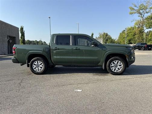 2023 Nissan Frontier SV