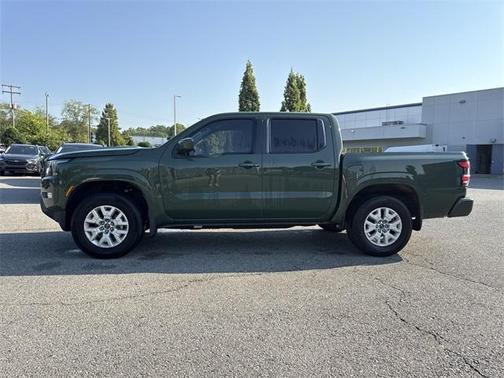 2023 Nissan Frontier SV