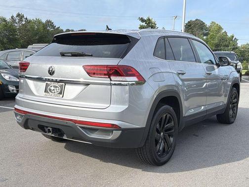 Pyrite Silver Metallic 2023 Volkswagen Atlas Cross Sport 3.6L V6 SE w/Technology