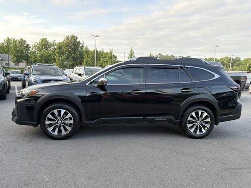Crystal Black Silica 2025 Subaru Outback Touring