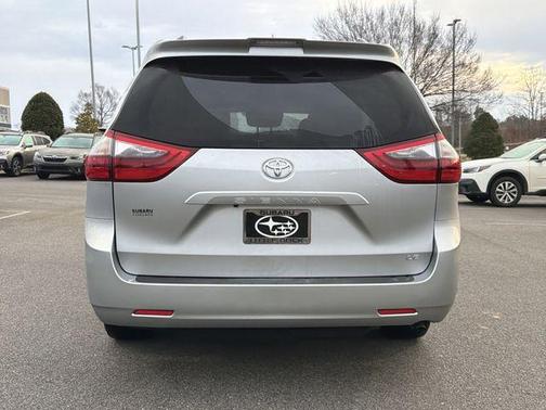 2020 Toyota Sienna LE