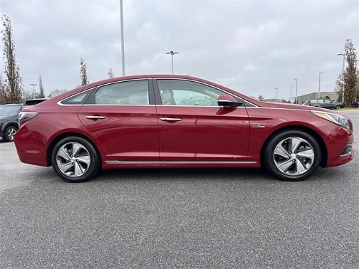 2016 Hyundai SONATA Hybrid Limited