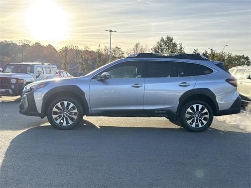 2025 Subaru Outback Touring XT