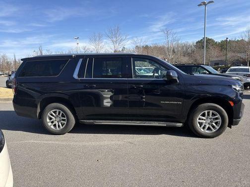 2024 Chevrolet Suburban LT