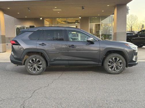 2022 Toyota RAV4 Hybrid XLE Premium