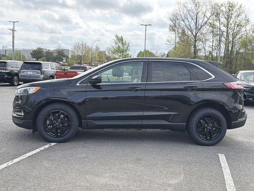 Agate Black Metallic 2022 Ford Edge SEL