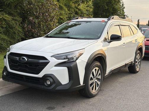 Crystal White Pearl 2025 Subaru Outback Premium