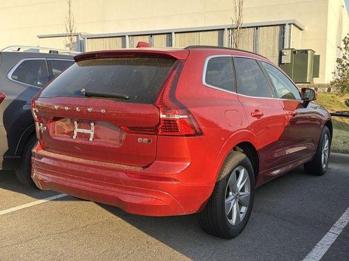 Fusion Red Metallic 2022 Volvo XC60 B5 Momentum