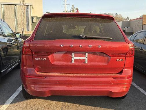 Fusion Red Metallic 2022 Volvo XC60 B5 Momentum
