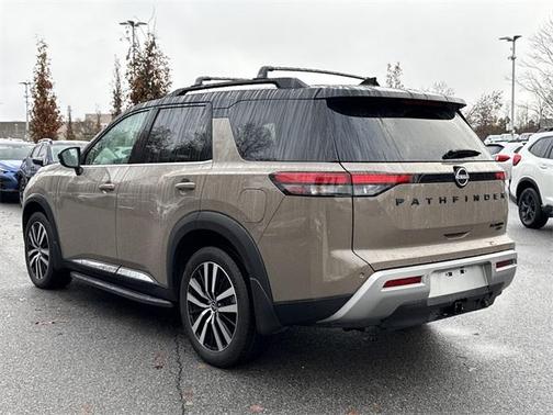 2023 Nissan Pathfinder Platinum