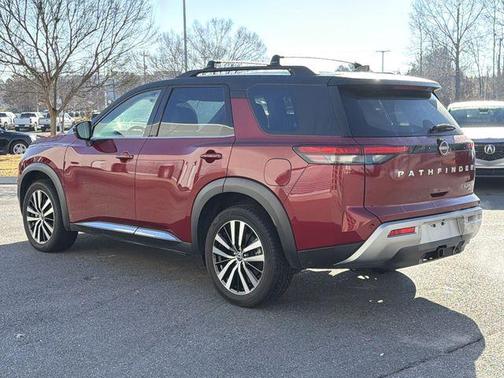 2023 Nissan Pathfinder Platinum