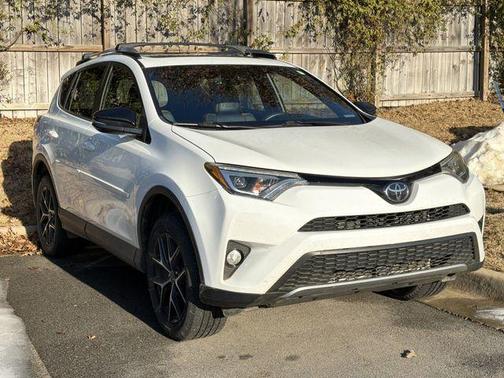 2017 Toyota RAV4 SE
