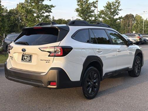 Crystal White Pearl 2025 Subaru Outback Onyx Edition XT