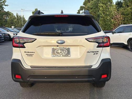 Crystal White Pearl 2025 Subaru Outback Onyx Edition XT