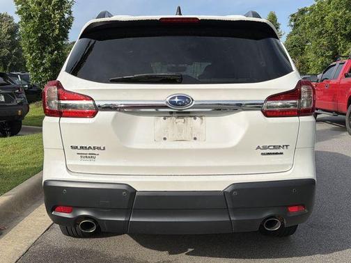 White Pearl 2022 Subaru Ascent Limited