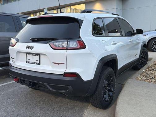 Bright White Clearcoat 2022 Jeep Cherokee Trailhawk
