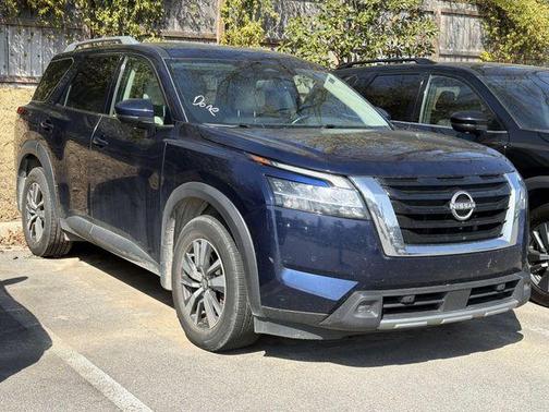 2022 Nissan Pathfinder SL