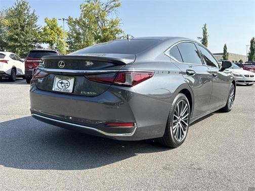 2025 Lexus ES 300h Base