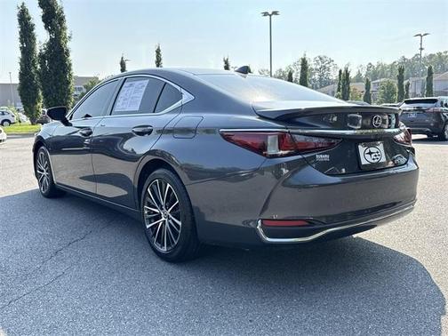 2025 Lexus ES 300h Base