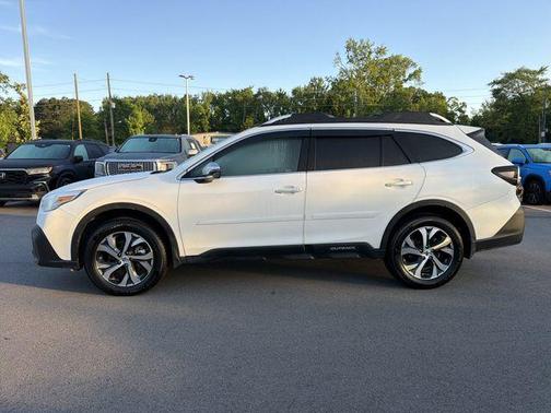 White Pearl 2021 Subaru Outback Touring XT