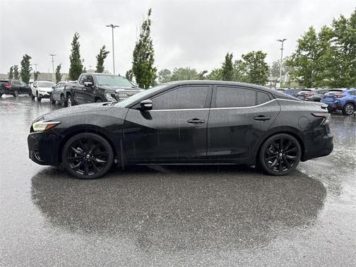 2022 Nissan Maxima SR