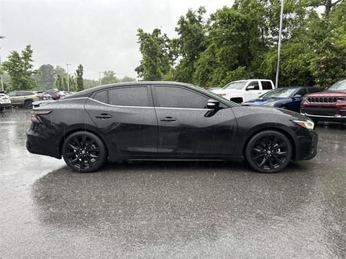 2022 Nissan Maxima SR