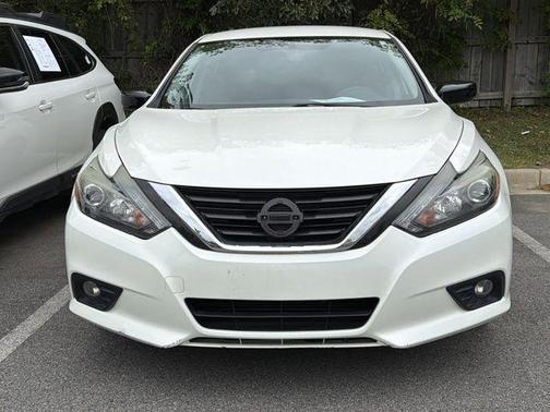 White 2017 Nissan Altima 2.5 SR