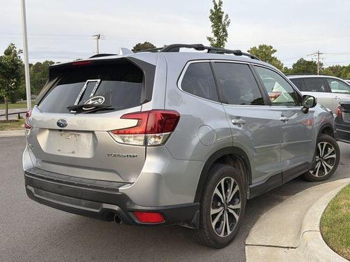 Ice Silver Metallic 2021 Subaru Forester Limited