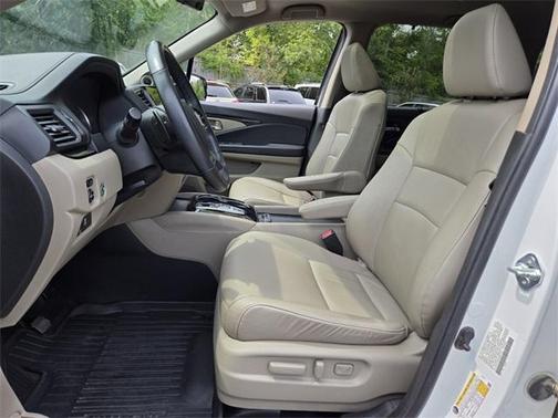 2022 Honda Pilot Touring 7-Passenger